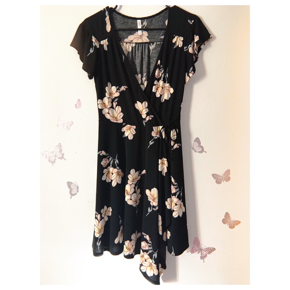 Black wrap dress Floral size small